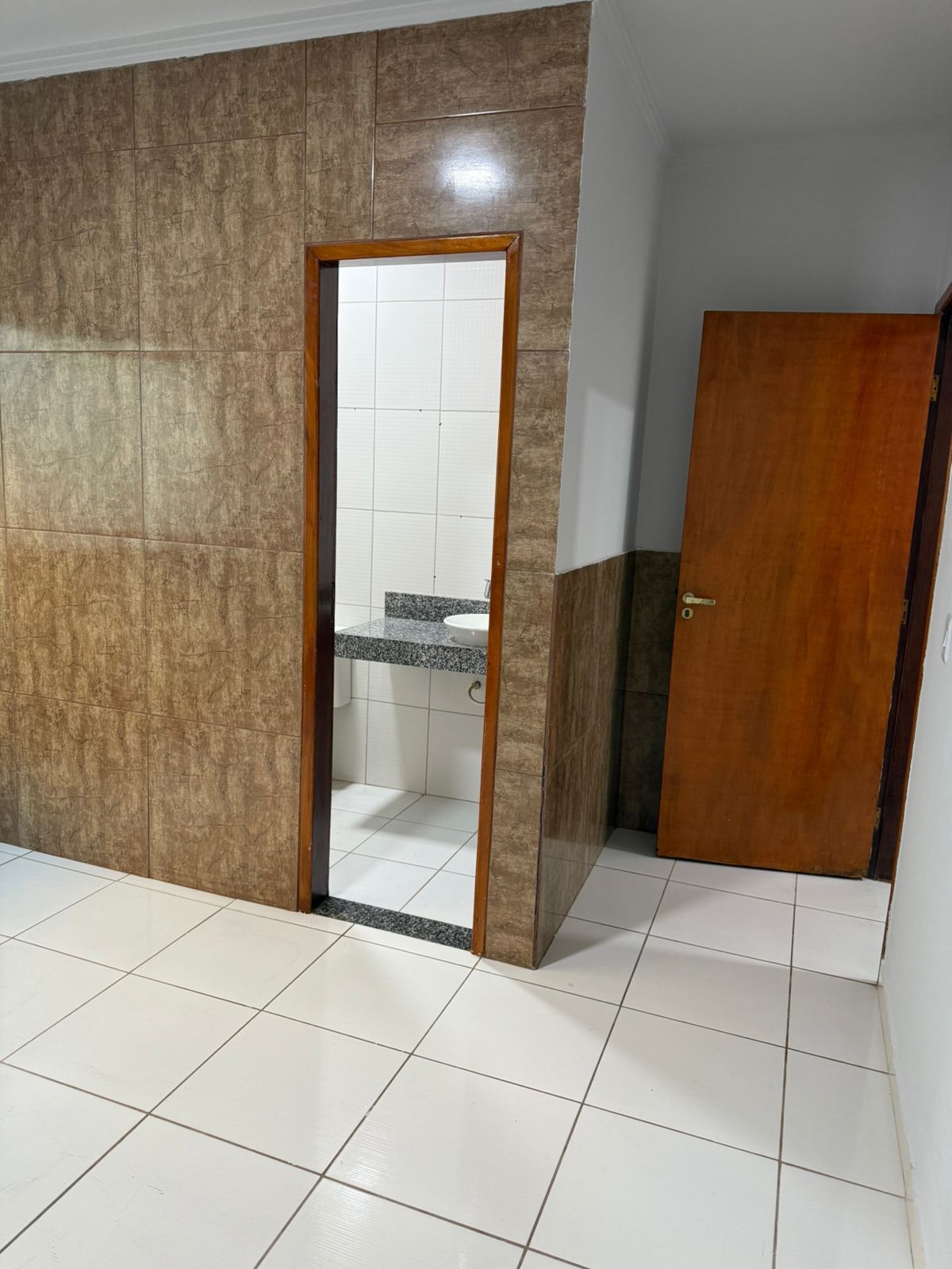 Casa 3 quartos - Jd. Itaipu