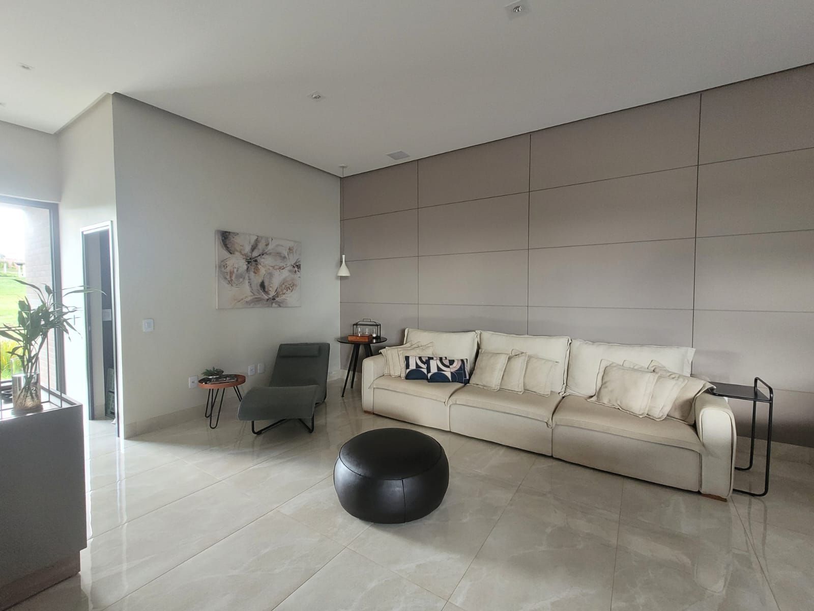 CASA Á VENDA NO JARDINS CAPRI - NA PARTE ALTA DO CONDOMÍNIO!