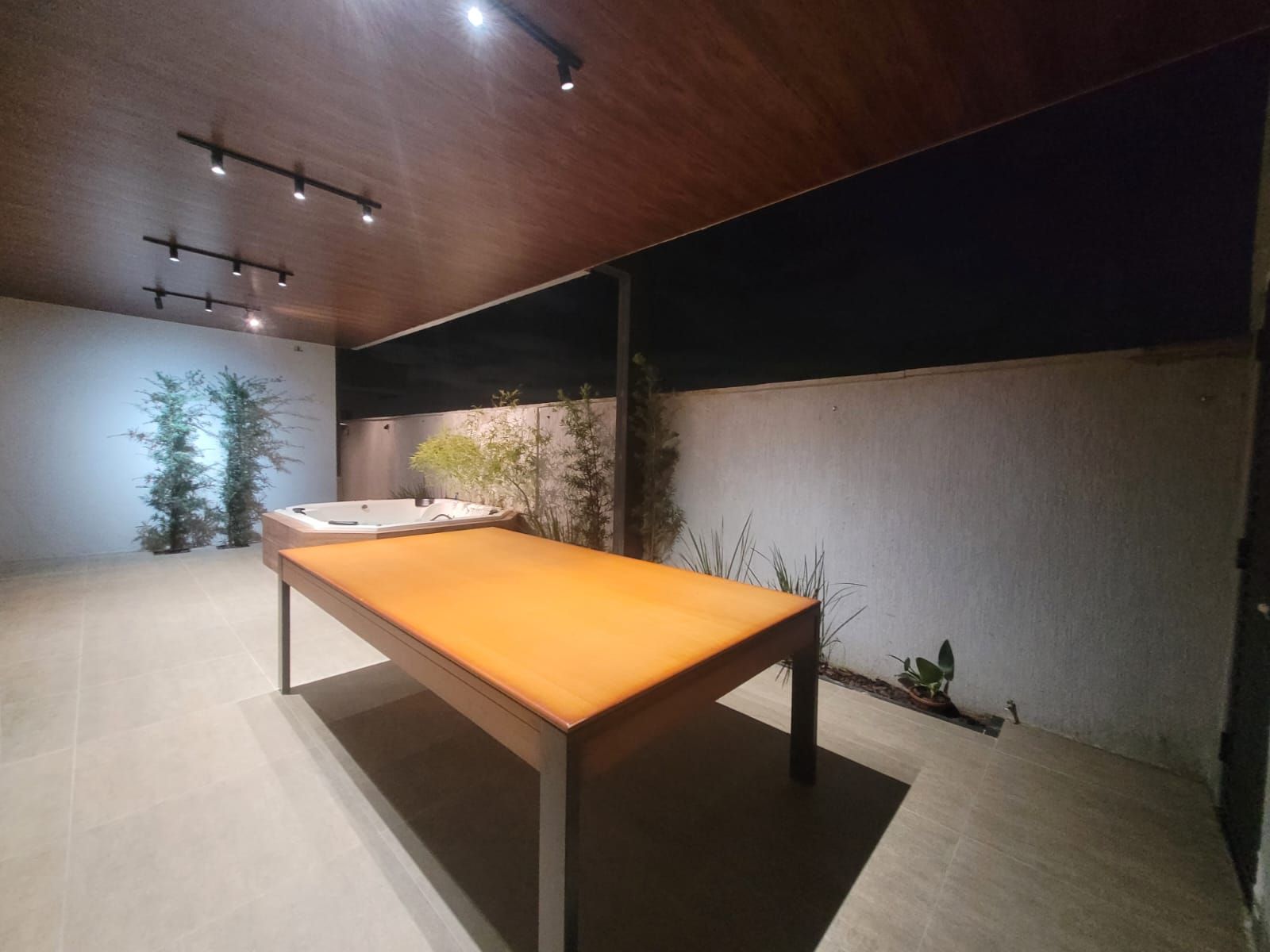 CASA Á VENDA NO JARDINS CAPRI - NA PARTE ALTA DO CONDOMÍNIO!