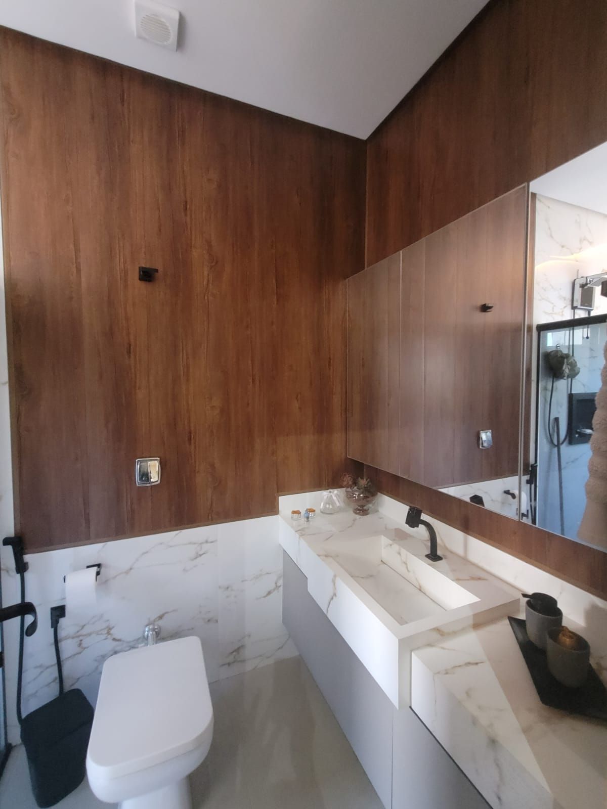 CASA Á VENDA NO JARDINS CAPRI - NA PARTE ALTA DO CONDOMÍNIO!