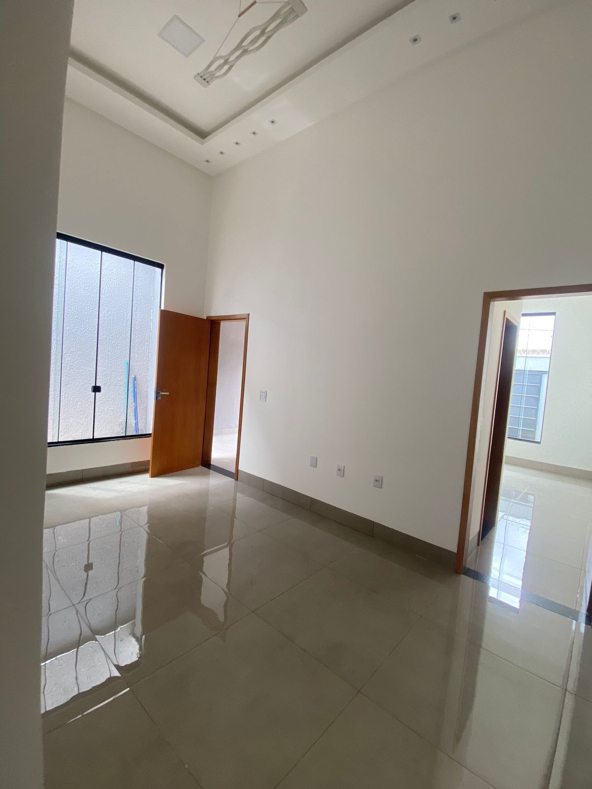 rea construída: 118,70 m² Área total do terreno: 180 m²  Descrição do imóvel: Imóvel composto por 3 dormitórios, sendo 1 suíte com pé-direito dup