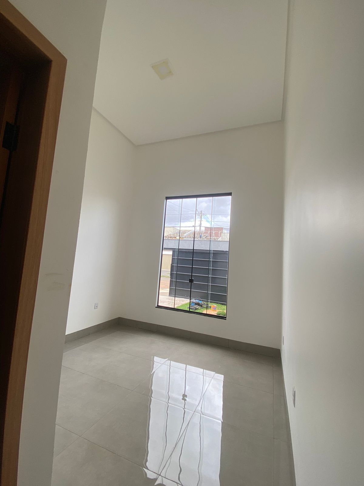 rea construída: 118,70 m² Área total do terreno: 180 m²  Descrição do imóvel: Imóvel composto por 3 dormitórios, sendo 1 suíte com pé-direito dup