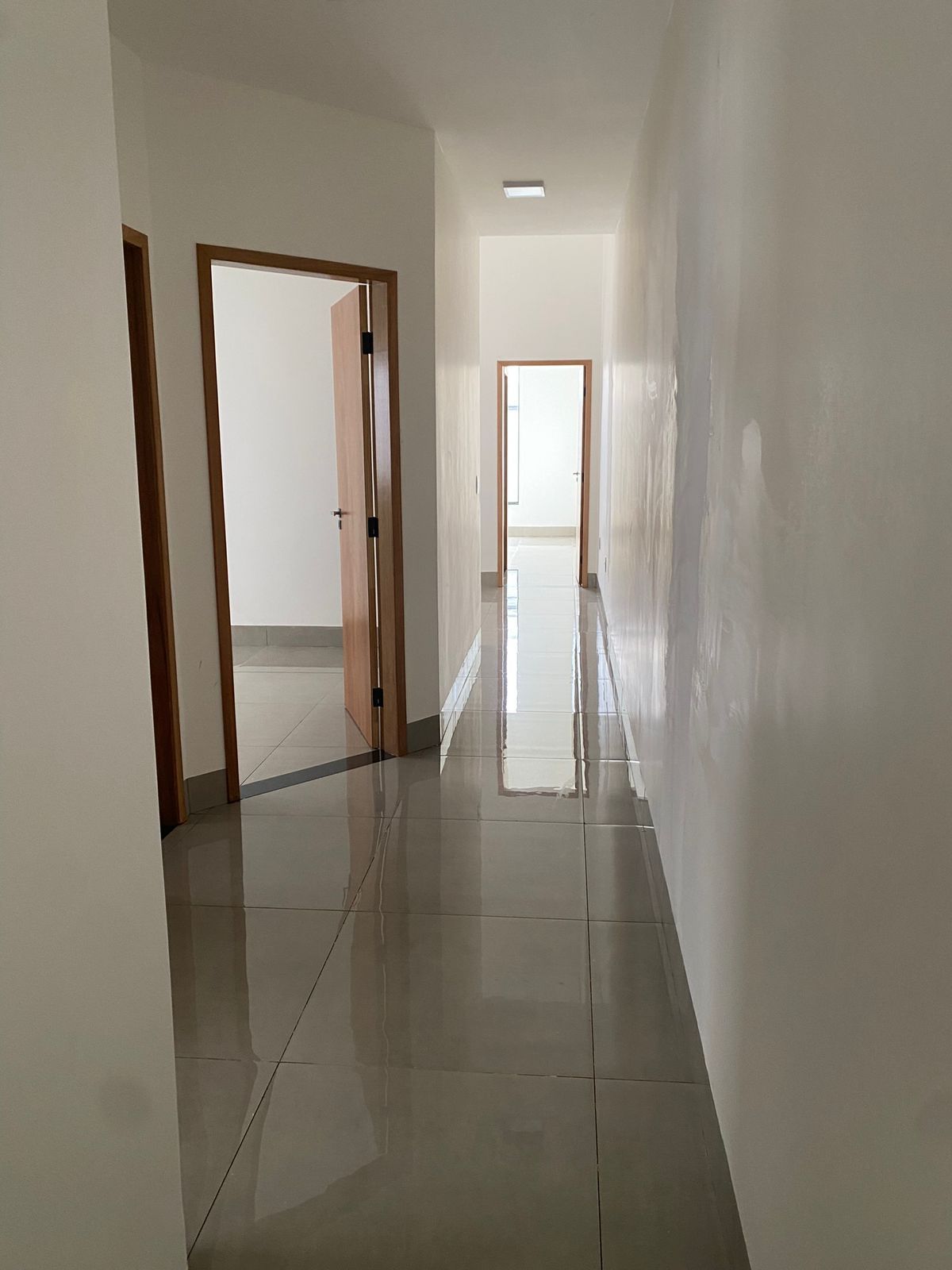 rea construída: 118,70 m² Área total do terreno: 180 m²  Descrição do imóvel: Imóvel composto por 3 dormitórios, sendo 1 suíte com pé-direito dup