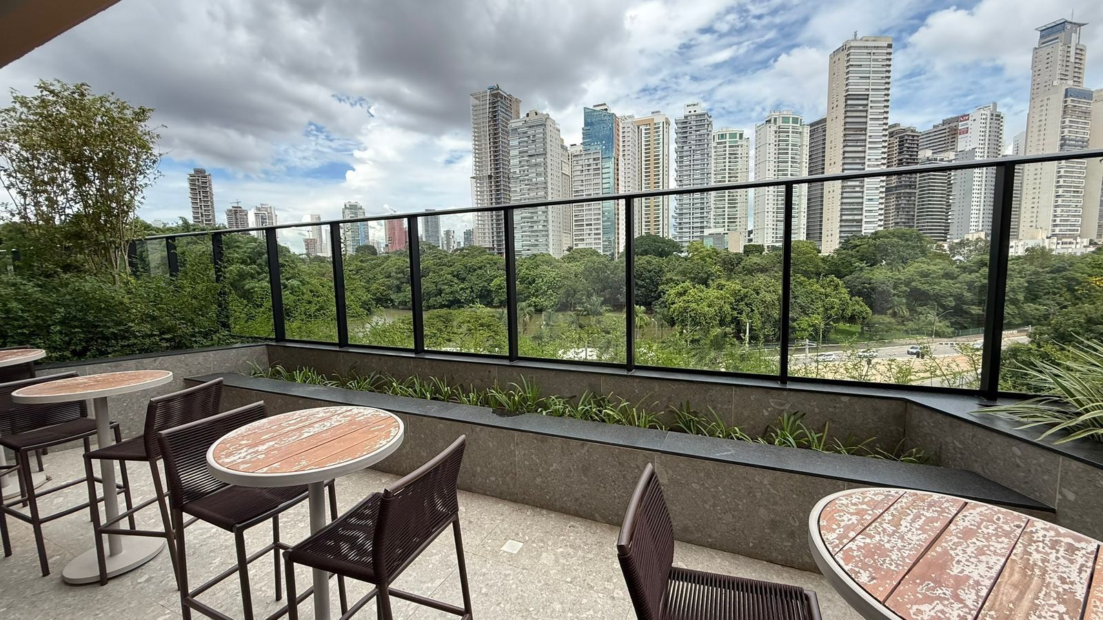 RESIDENCIAL LAGO AREIÃO