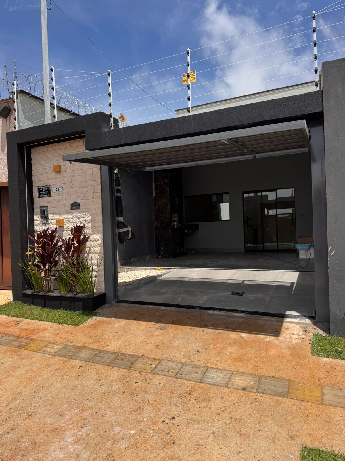 Casa á venda - Senador Canedo