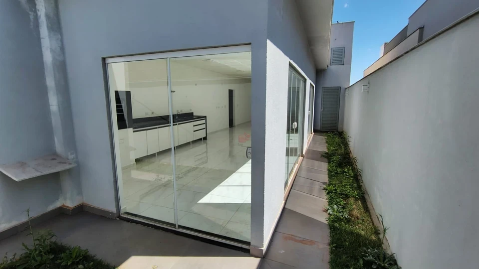 Imagens do imóveis Casa Em Condomínio À Venda Parque Taua- Aranguá Londrina