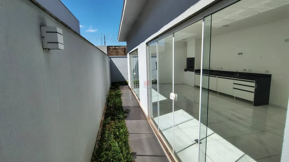 Imagens do imóveis Casa Em Condomínio À Venda Parque Taua- Aranguá Londrina