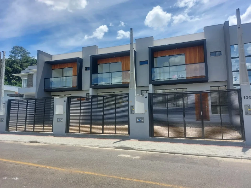 Imagens do imóveis Geminados de alto padrão a 500 m do Garten Shopping e da Univille