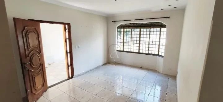Imagens do imóveis Casa à Venda de esquina com 3 quartos com suíte em Maringá!