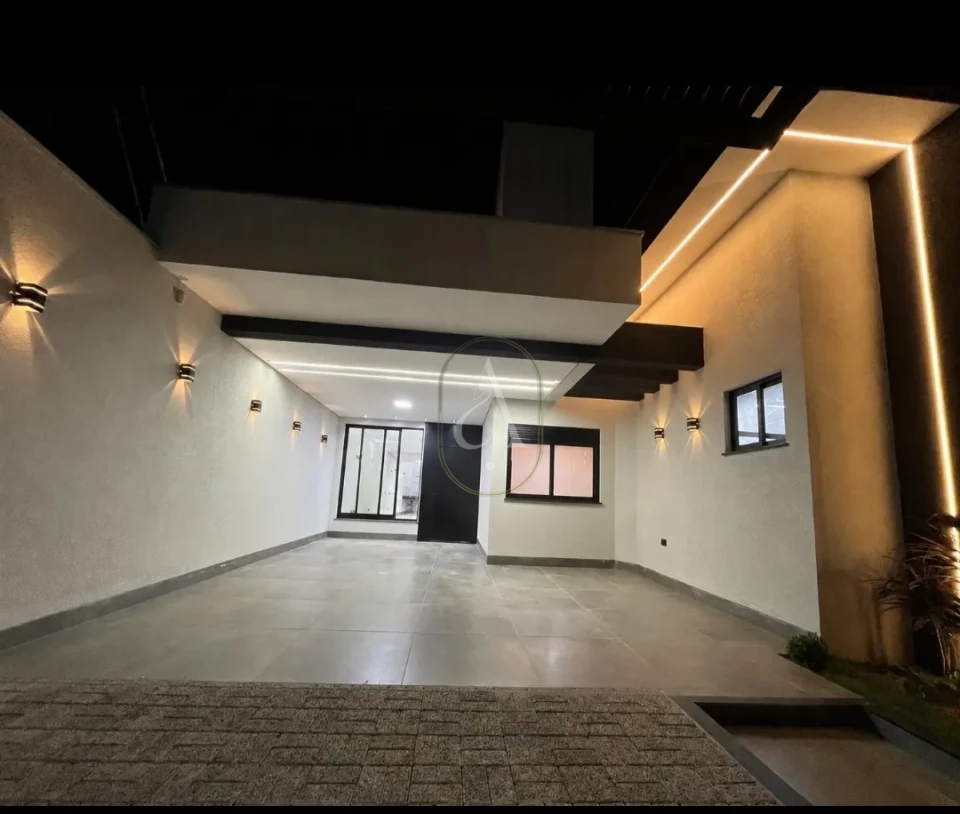Imagens do imóveis Casa À Venda com Piscina e 3 suítes no Jardim Iguaçu!