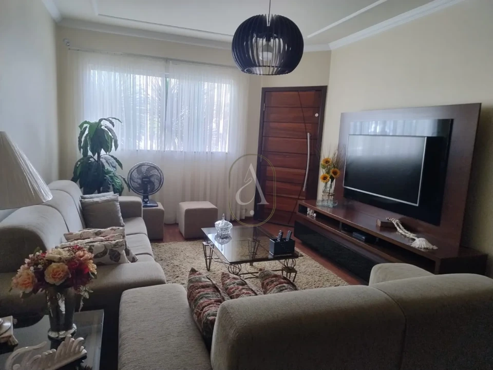Imagens do imóveis Casa à venda na Vila Marumby em Maringá Próximo ao Supermufatto da Av. Cerro Azul!