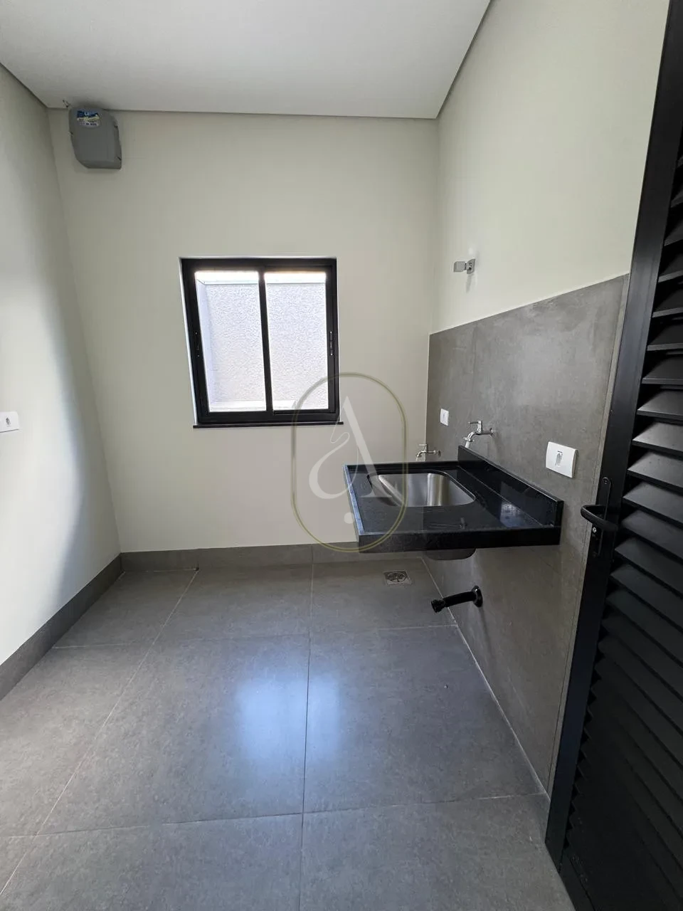 Imagens do imóveis Casa à venda com Piscina, 3 Quartos e suíte no Jardim Mediterrâneo!