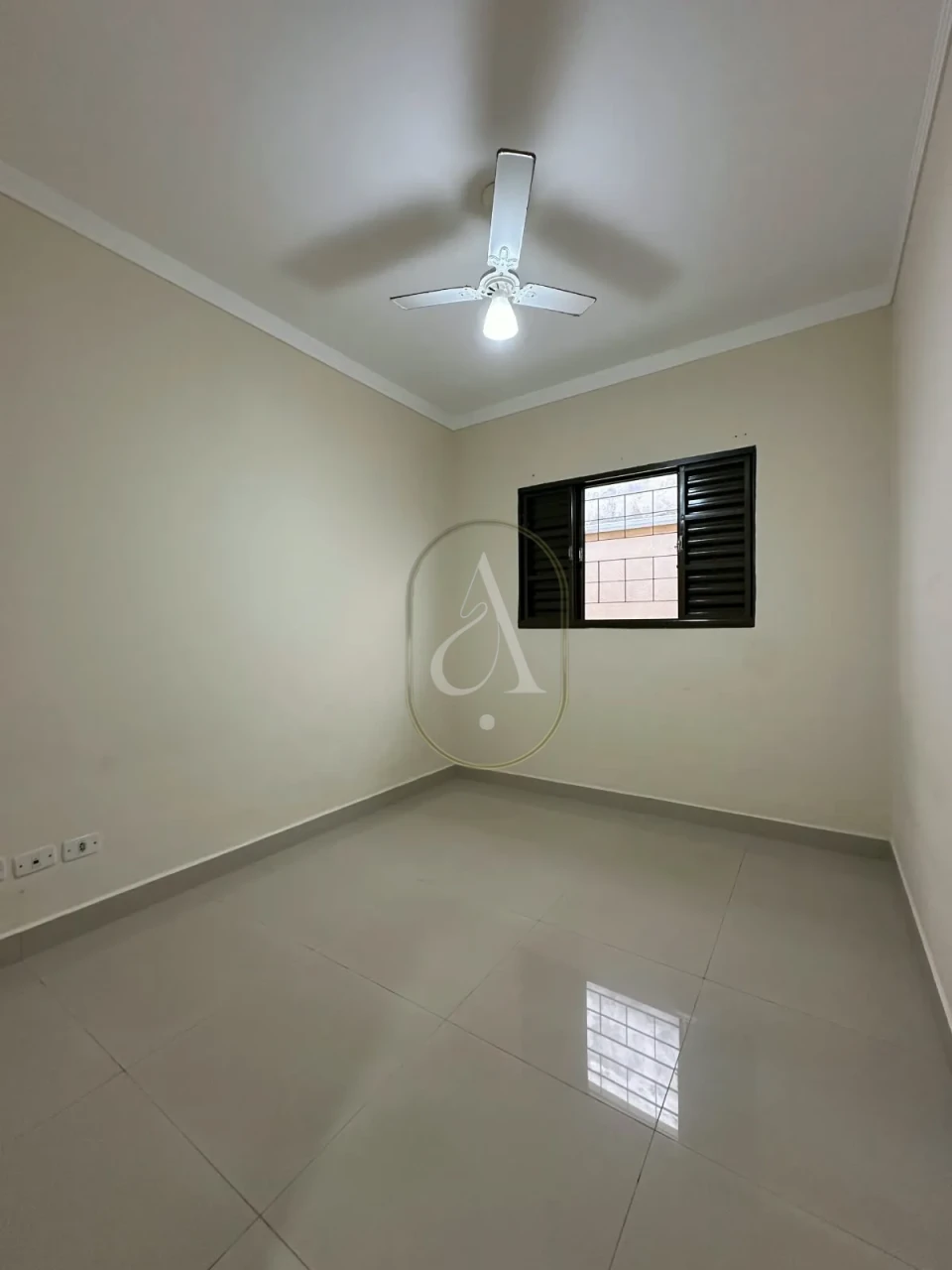 Imagens do imóveis Casa à venda com 3 quartos, sendo 2 suítes no Jardim Monte Rei em Maringá!