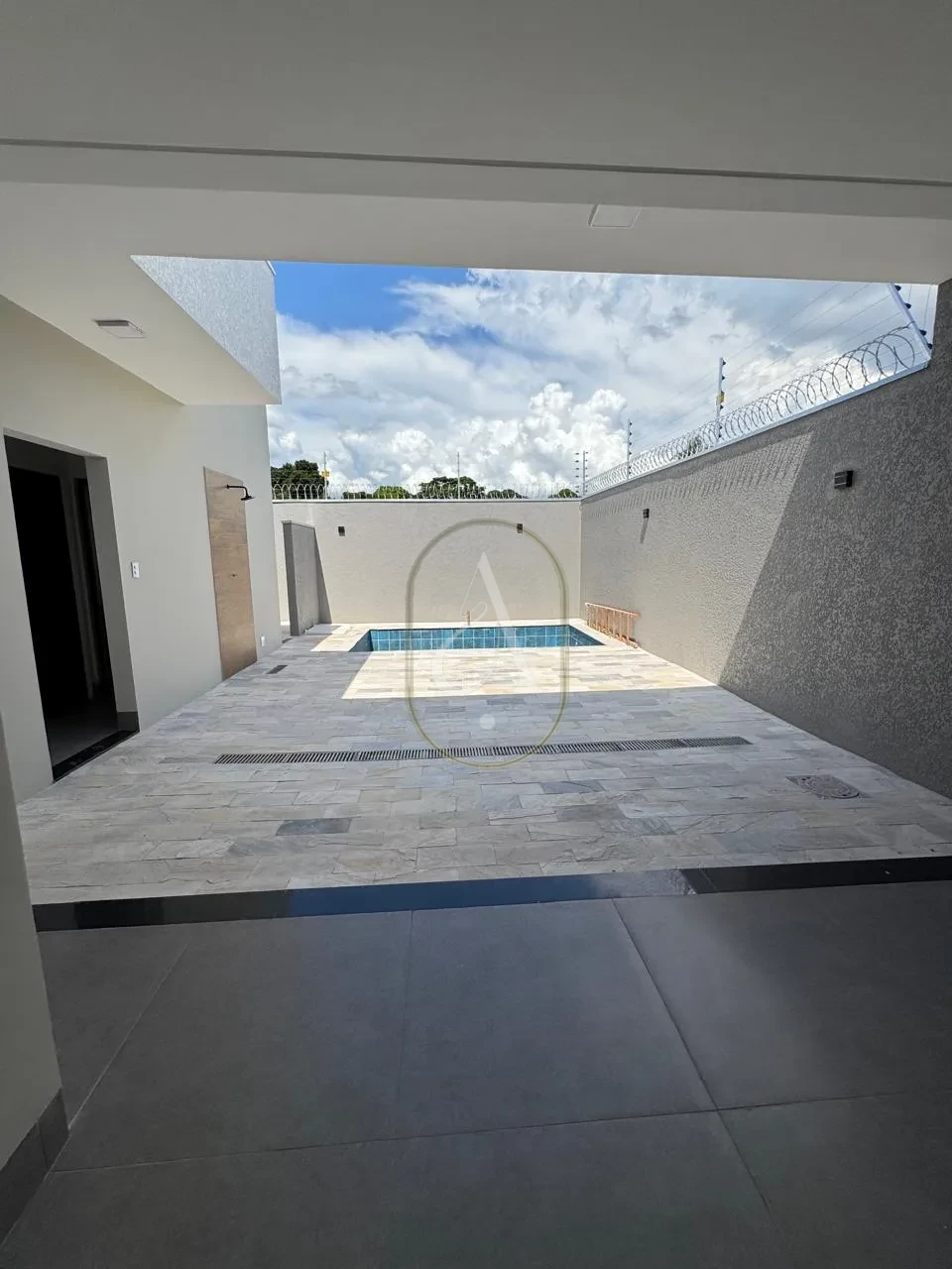 Imagens do imóveis Casa à venda com Piscina, 3 Quartos e suíte no Jardim Mediterrâneo!