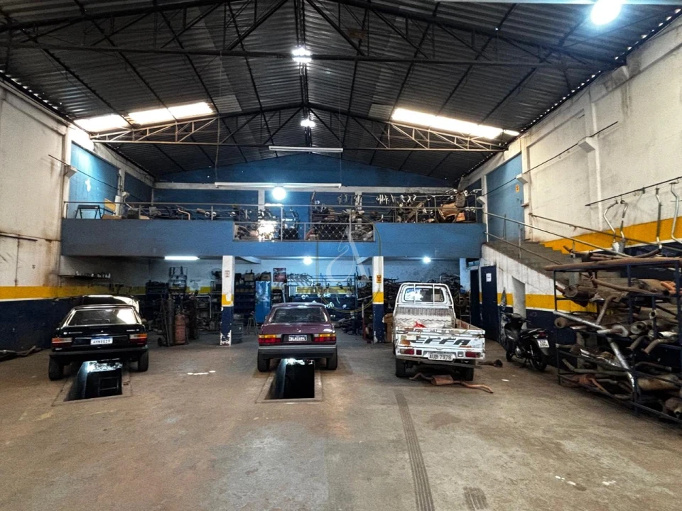 Imagens do imóveis Barracão comercial a venda inserido em eixo urbano estratégico em Maringá!