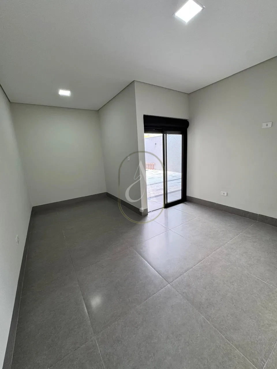 Imagens do imóveis Casa à venda com Piscina, 3 Quartos e suíte no Jardim Mediterrâneo!