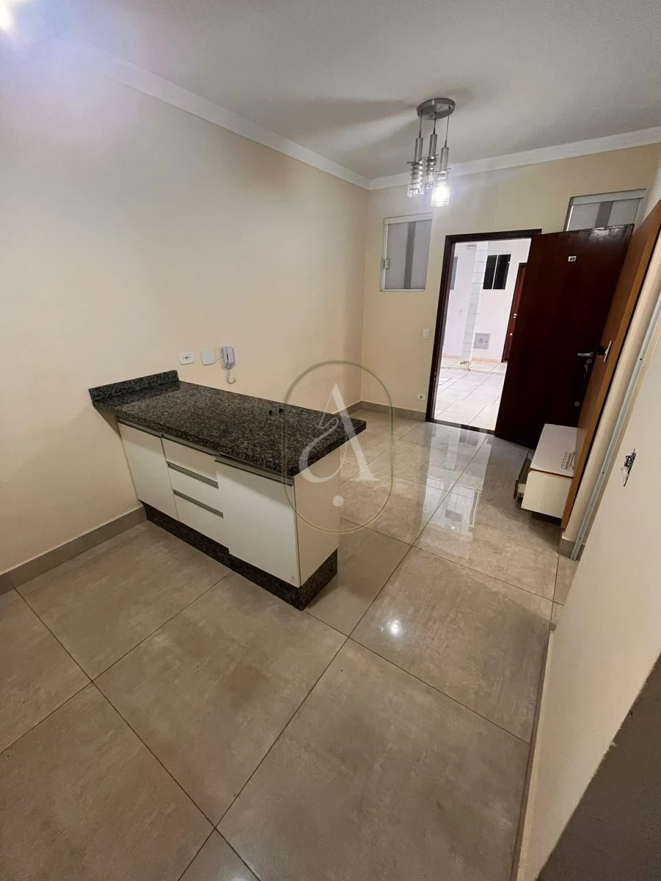 Imagens do imóveis Kitnet semimobiliada próximo a UEM !!