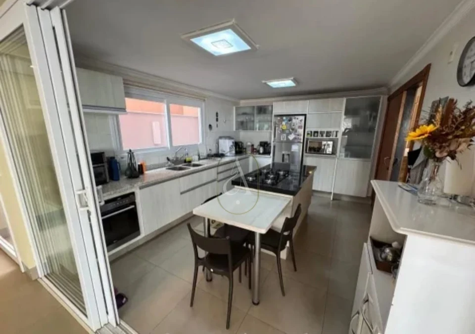 Imagens do imóveis Sobrado À Venda no  Condomínio  Delta Ville 2 em Maringá