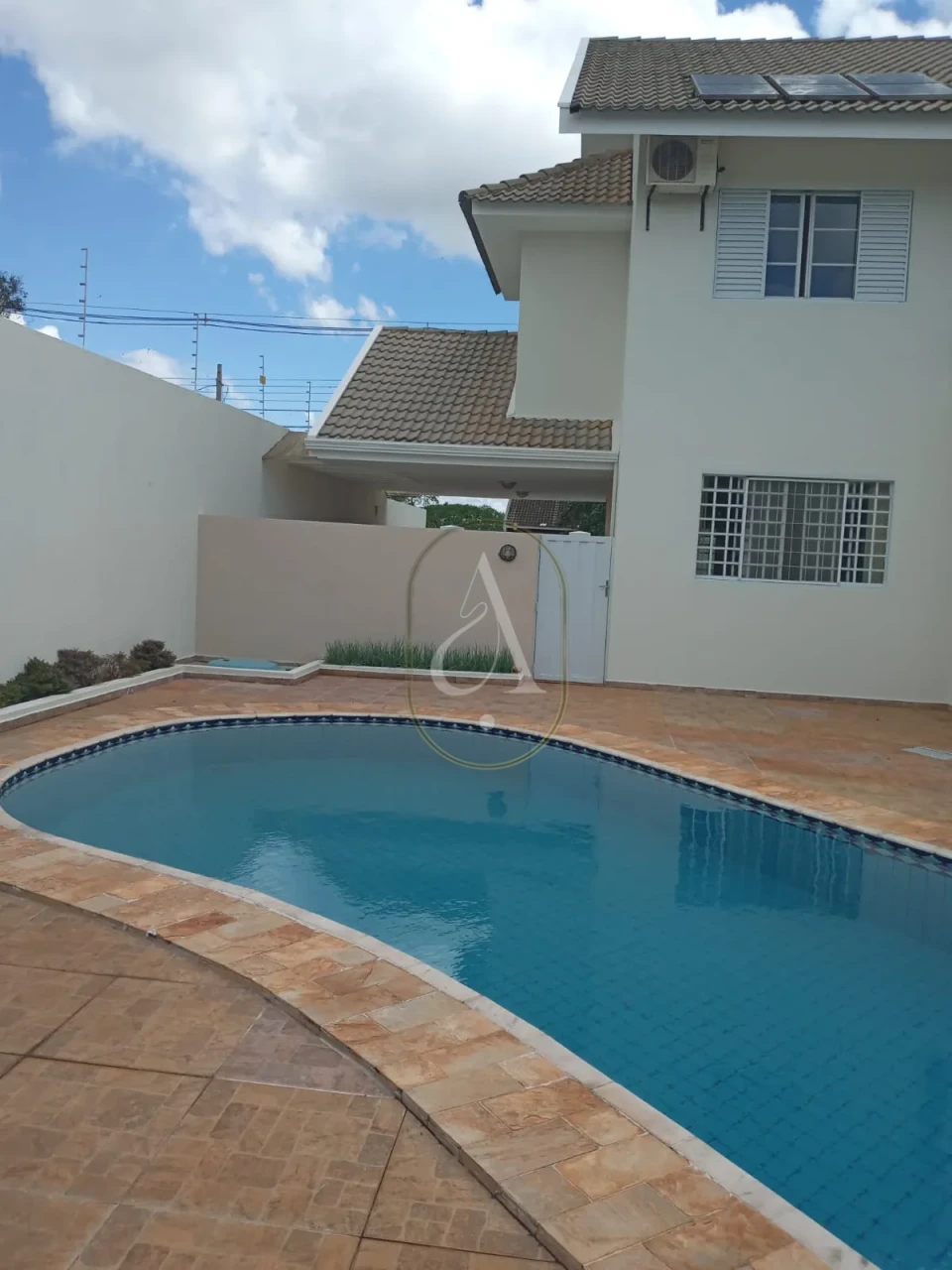 Imagens do imóveis Sobrado à venda na Zona 03 Pertinho do Parque do Ingá com 580 m2 de terreno!!