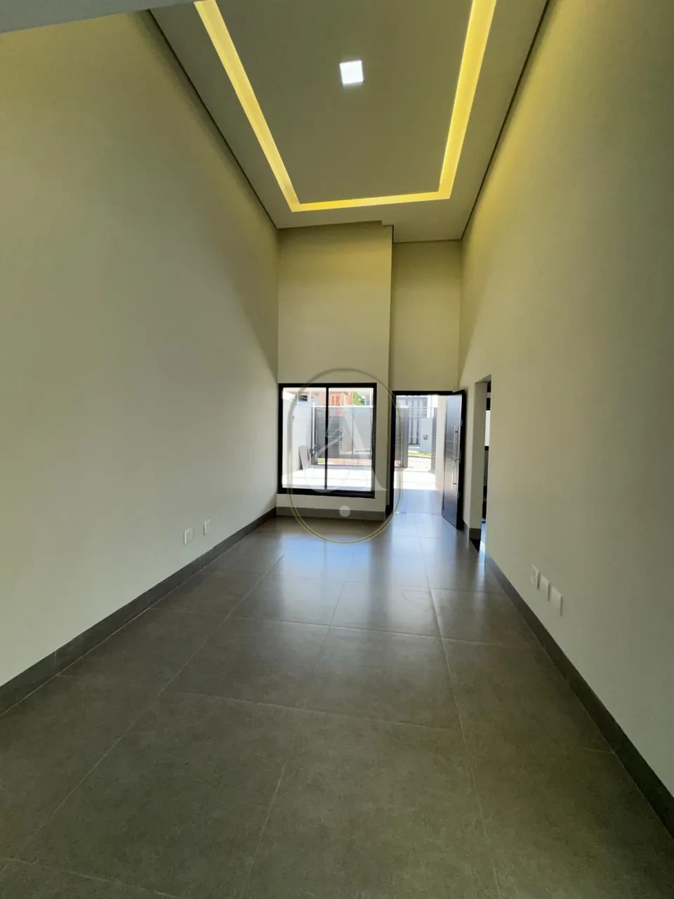 Imagens do imóveis Casa à venda com Piscina, 3 Quartos e suíte no Jardim Mediterrâneo!