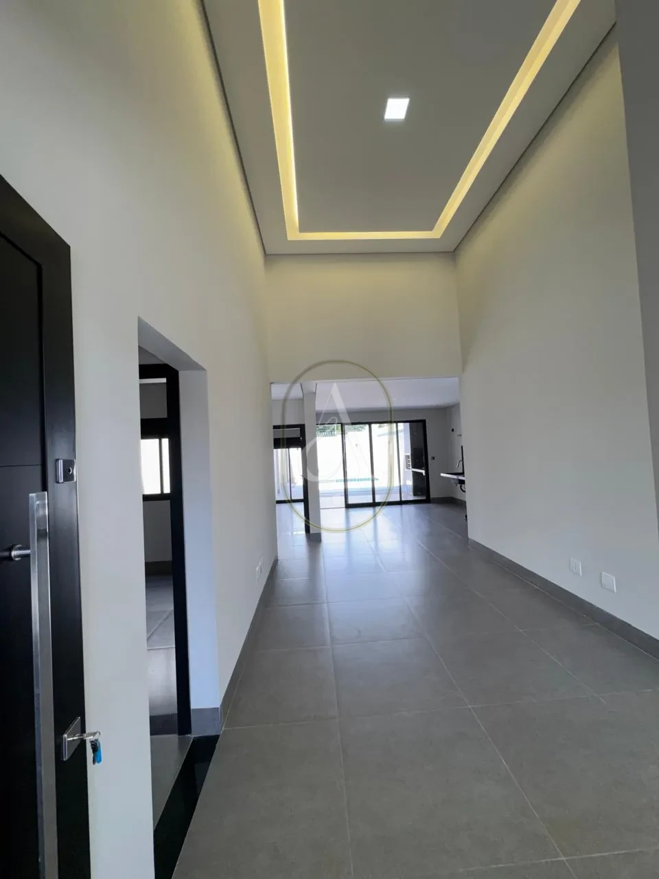 Imagens do imóveis Casa à venda com Piscina, 3 Quartos e suíte no Jardim Mediterrâneo!