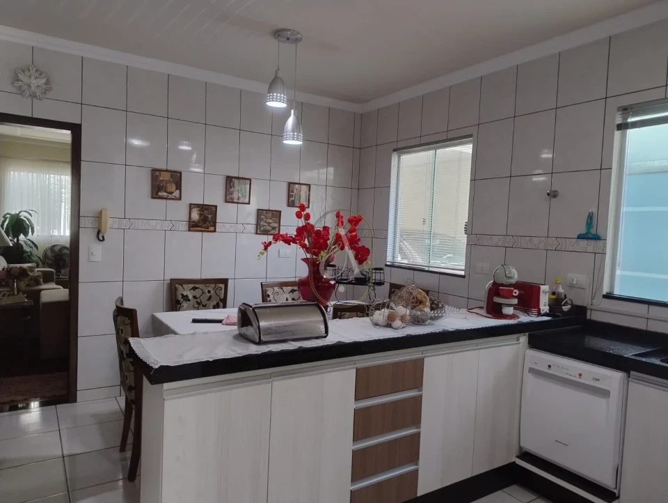 Imagens do imóveis Casa à venda na Vila Marumby em Maringá Próximo ao Supermufatto da Av. Cerro Azul!