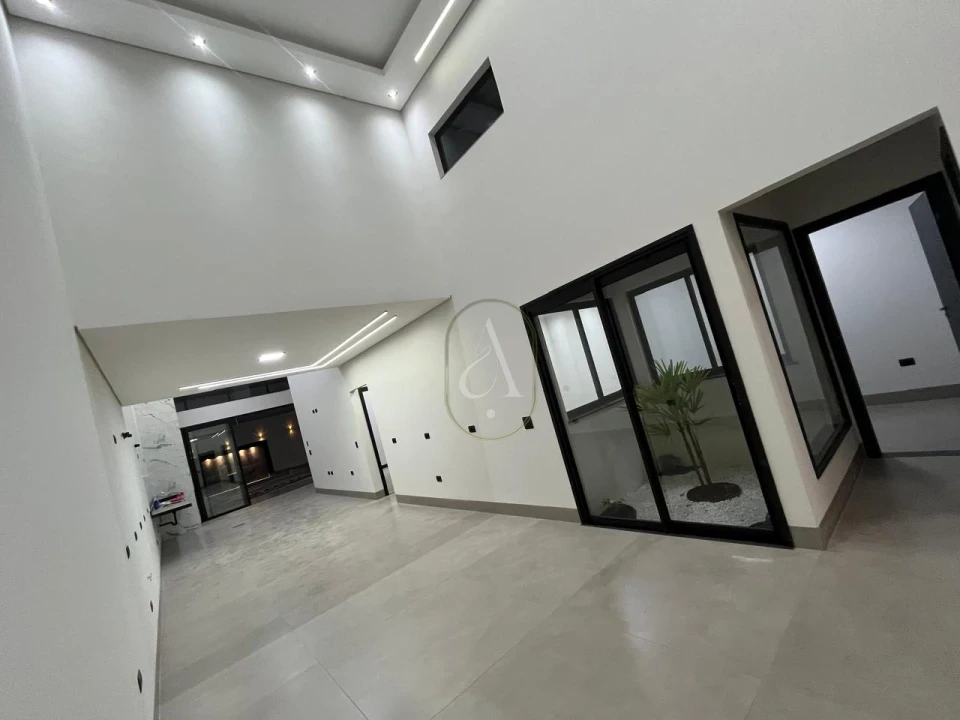 Imagens do imóveis Casa À Venda com Piscina e 3 suítes no Jardim Iguaçu!