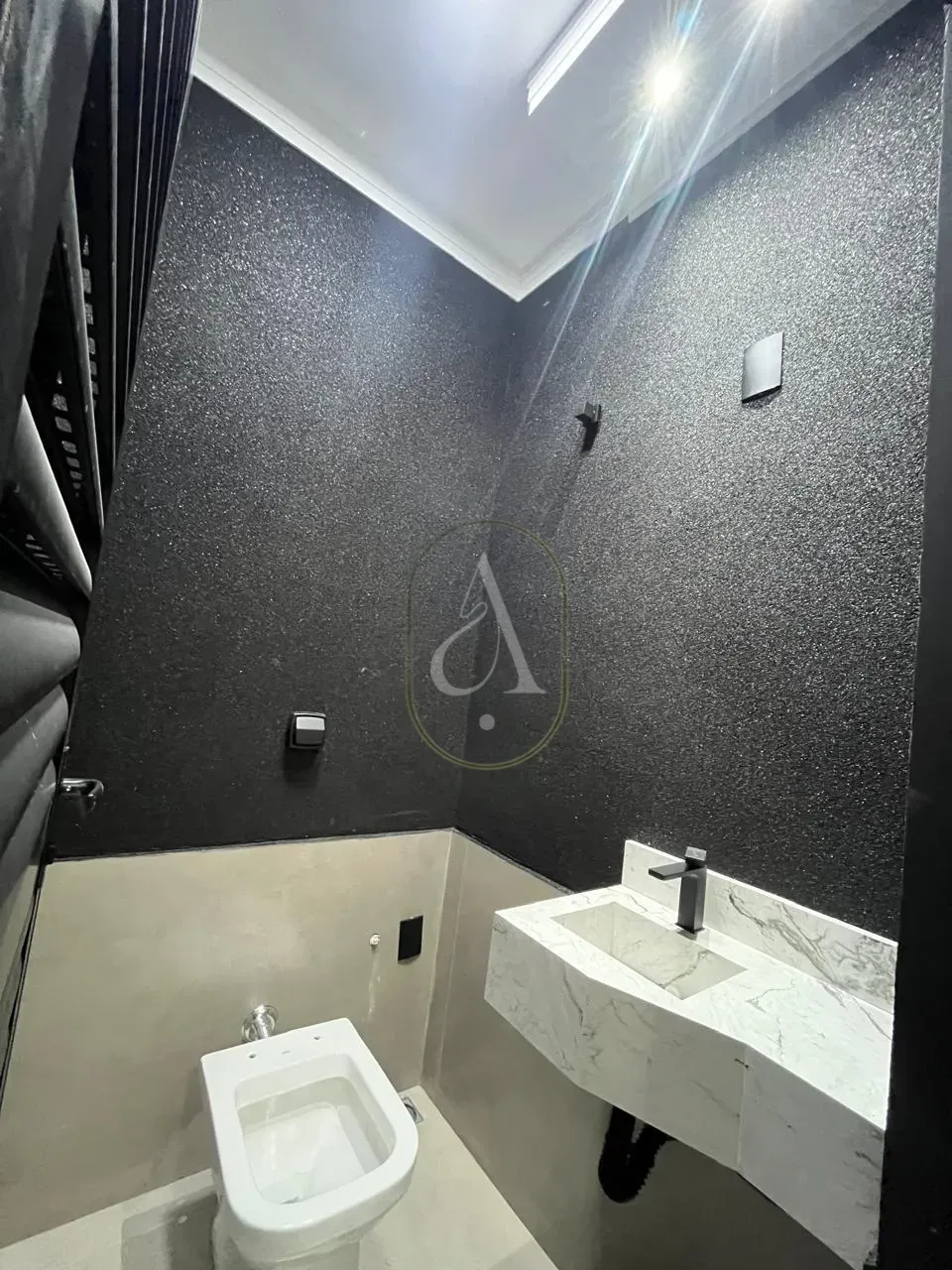 Imagens do imóveis Casa À Venda com Piscina e 3 suítes no Jardim Iguaçu!