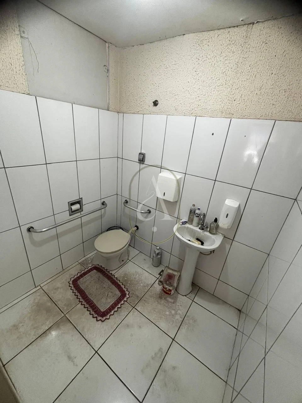 Imagens do imóveis Barracão comercial a venda inserido em eixo urbano estratégico em Maringá!