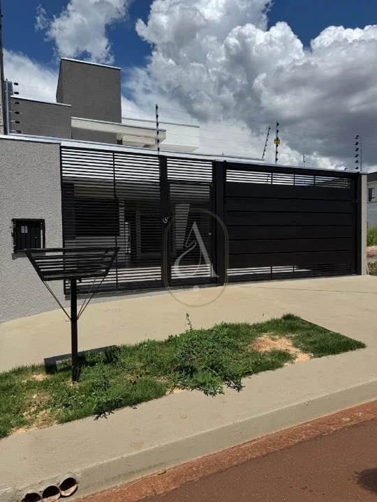 Imagens do imóveis Casa à venda com Piscina, 3 Quartos e suíte no Jardim Mediterrâneo!