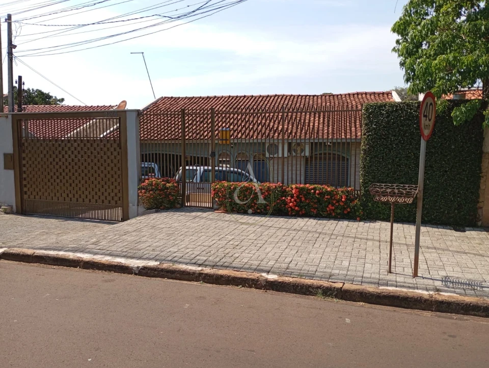 Imagens do imóveis Casa Ampla com Edícula e Piscina no Jardim São Silvestre Próximo a Polícia Federal !!
