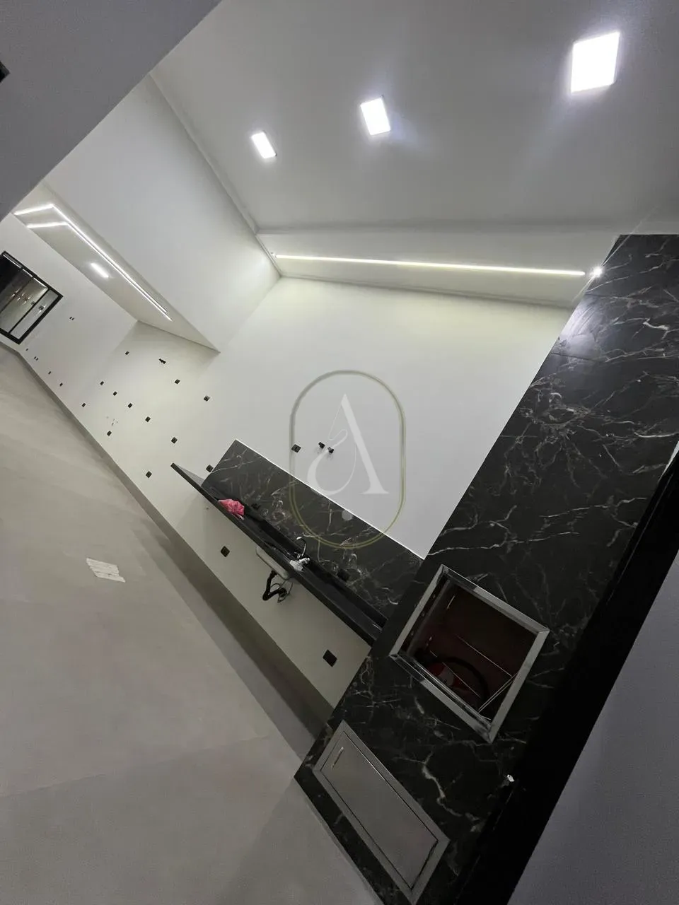 Imagens do imóveis Casa À Venda com Piscina e 3 suítes no Jardim Iguaçu!