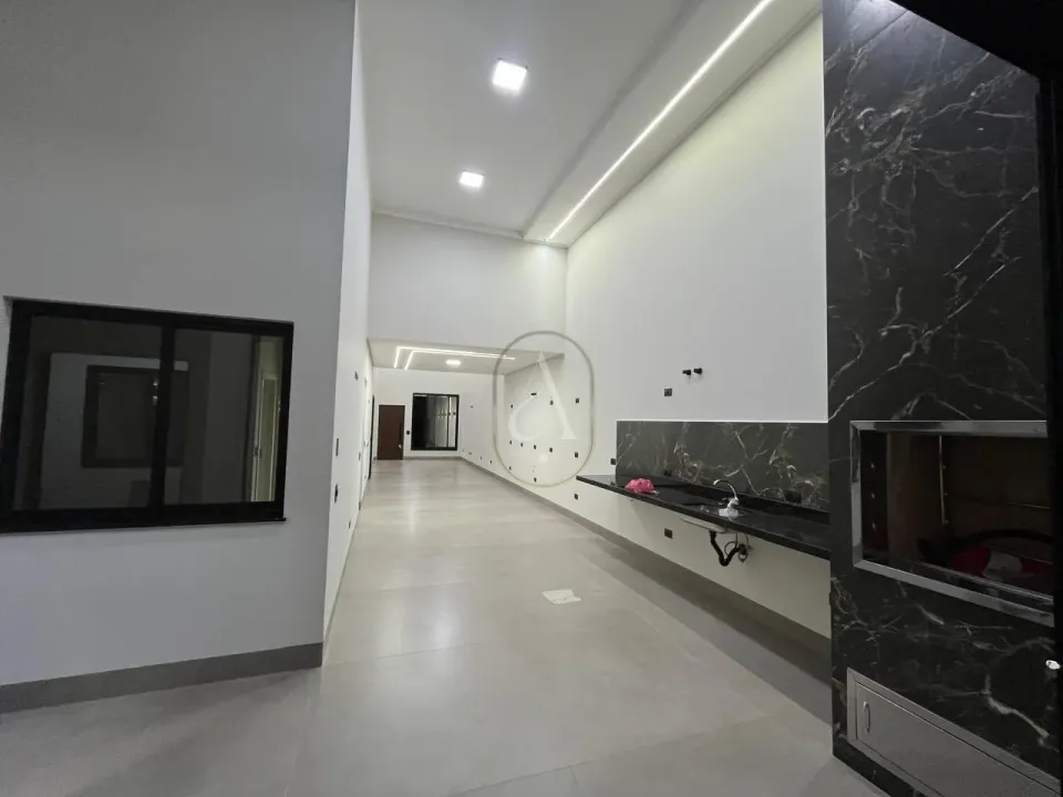 Imagens do imóveis Casa À Venda com Piscina e 3 suítes no Jardim Iguaçu!