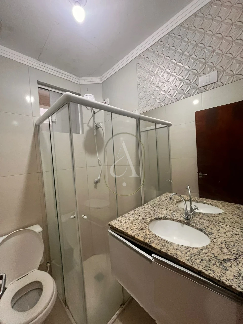 Imagens do imóveis Kitnet semimobiliada próximo a UEM !!