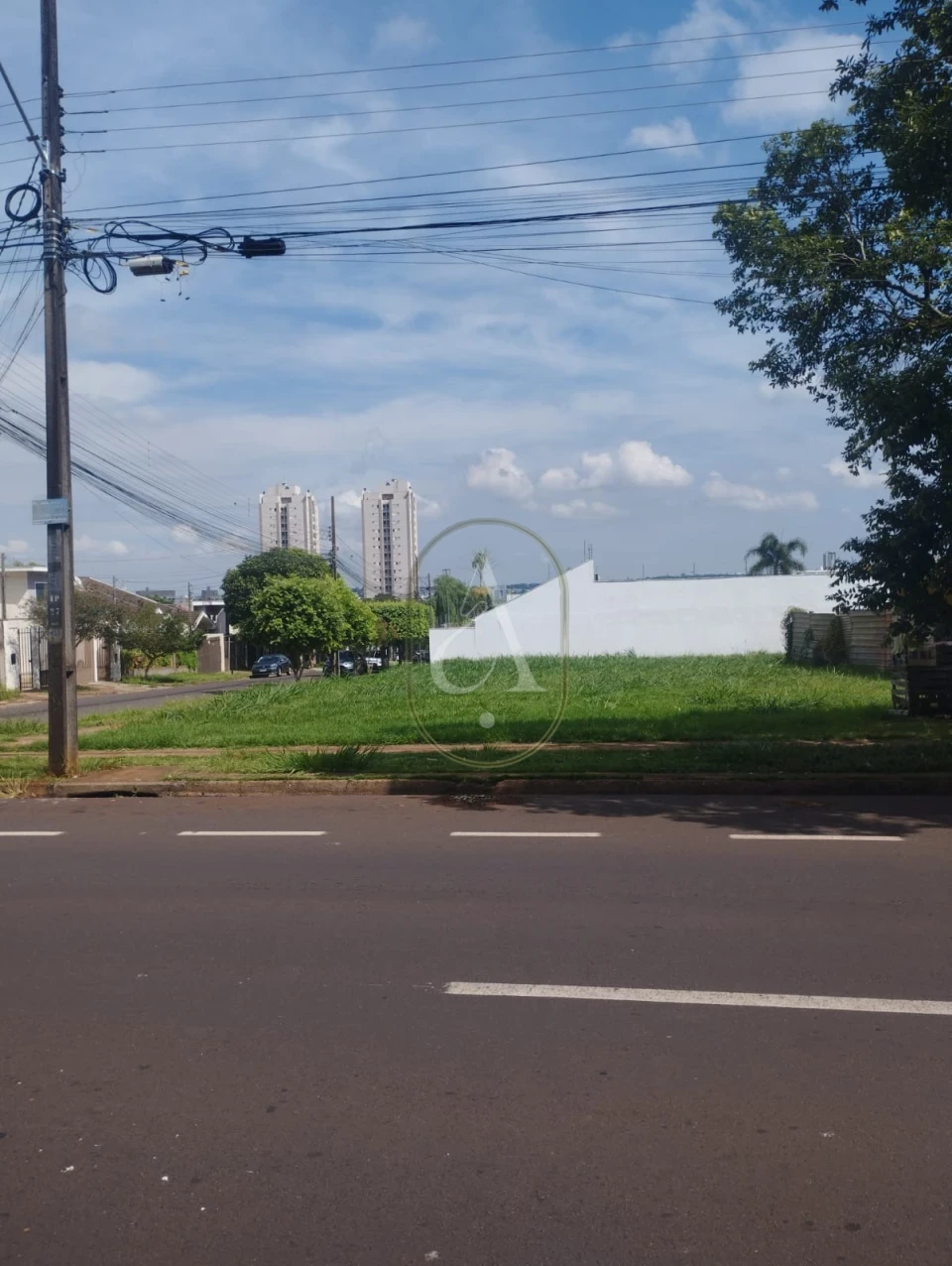 Imagens do imóveis Terreno Comercial À Venda na Avenida José Alves Nendo em Maringá!