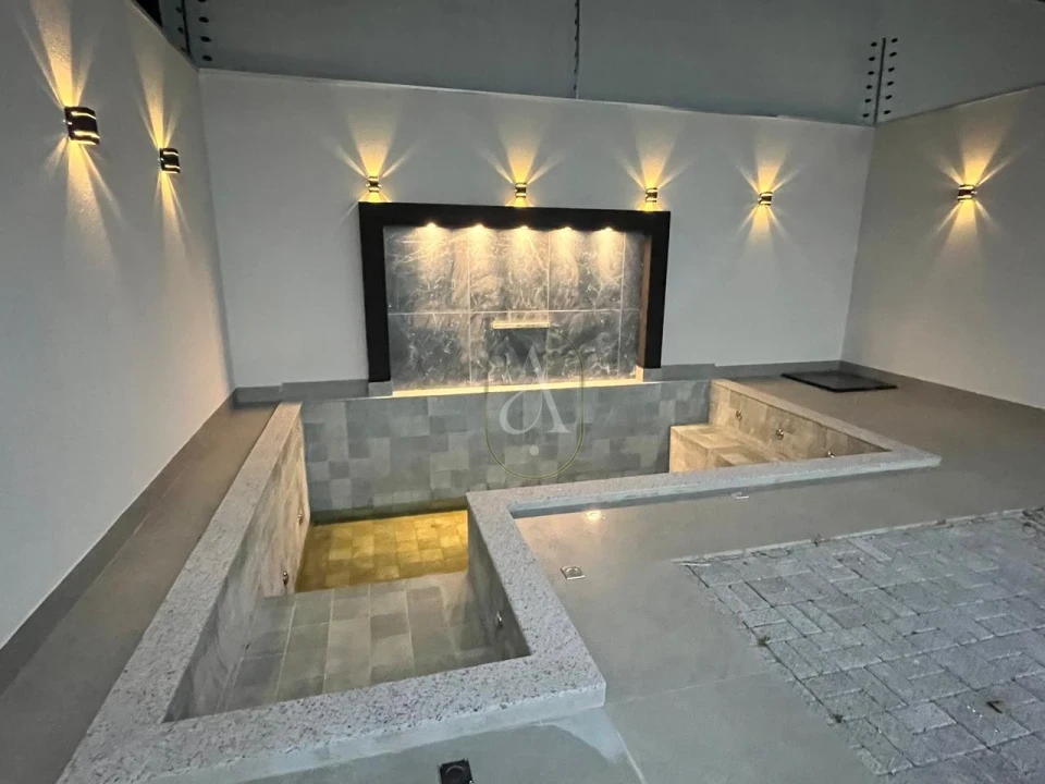 Imagens do imóveis Casa À Venda com Piscina e 3 suítes no Jardim Iguaçu!