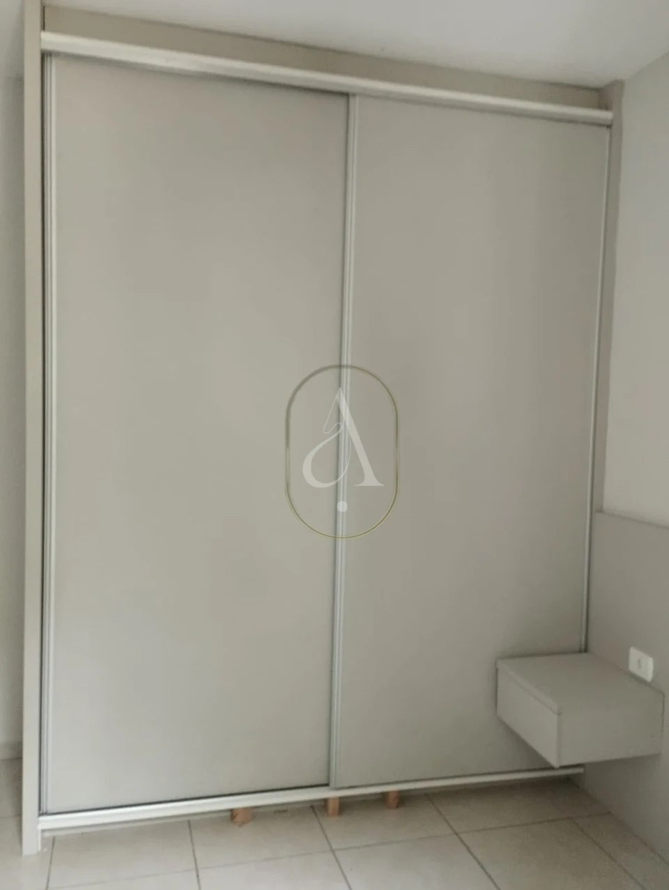 Imagens do imóveis Apartamento a venda no Condomínio D'angelis Semimobiliado!