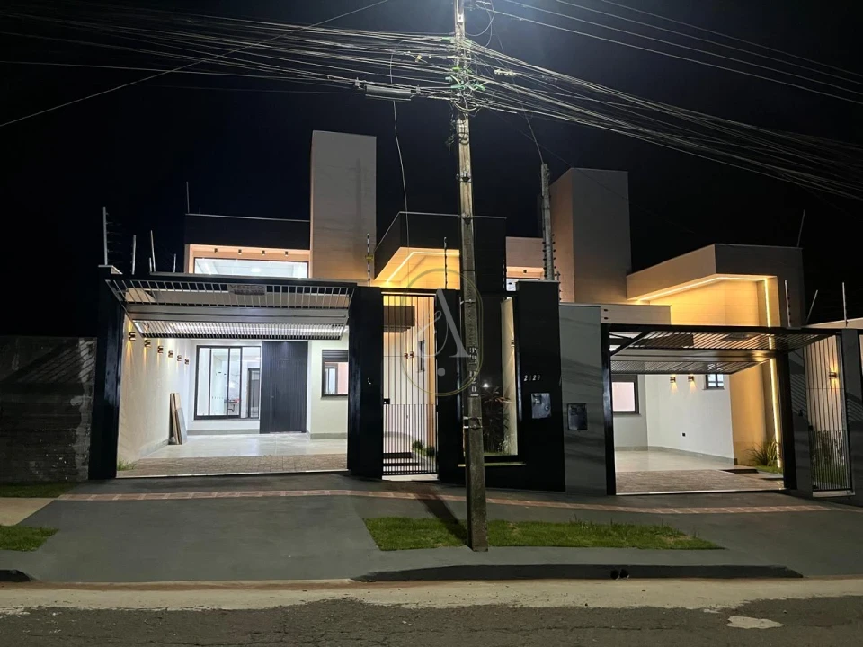Imagens do imóveis Casa À Venda com Piscina e 3 suítes no Jardim Iguaçu!