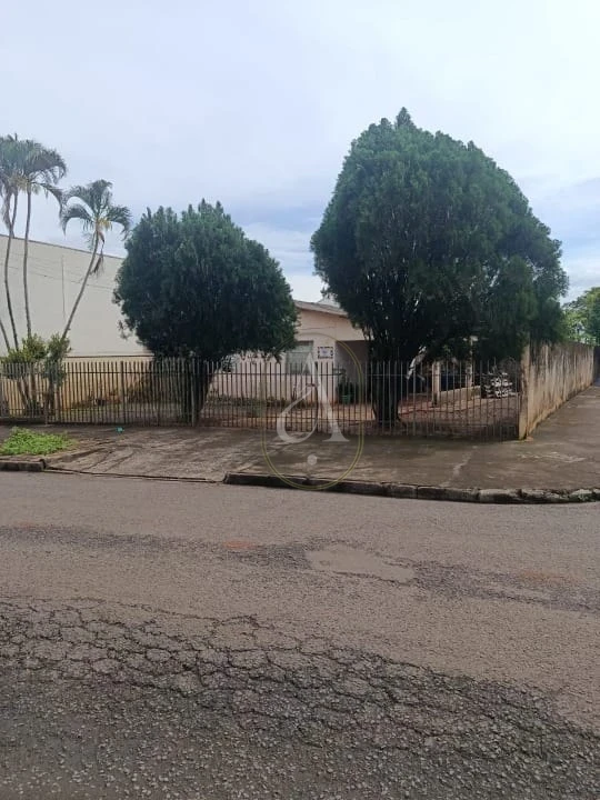 Imagens do imóveis Casa à venda com terreno de 330 m2 localizada antes do Contorno Sul, Próximo a Polícia Federal!!