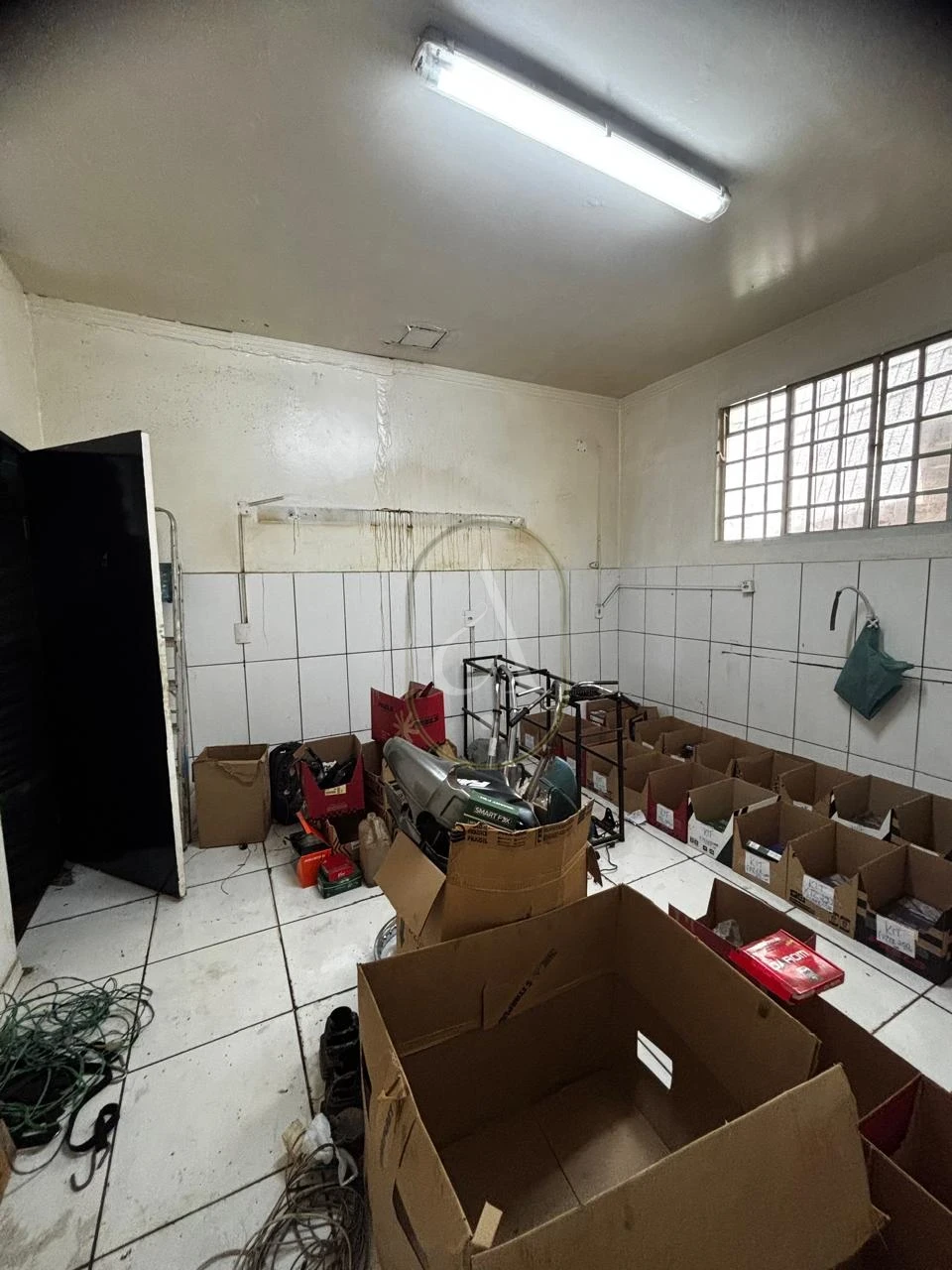 Imagens do imóveis Barracão comercial a venda inserido em eixo urbano estratégico em Maringá!