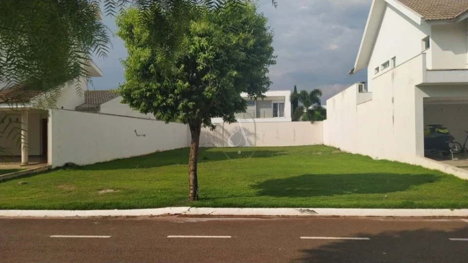Imagens do imóveis Terreno  À Venda no Condomínio  Saint Etienne em Maringá!