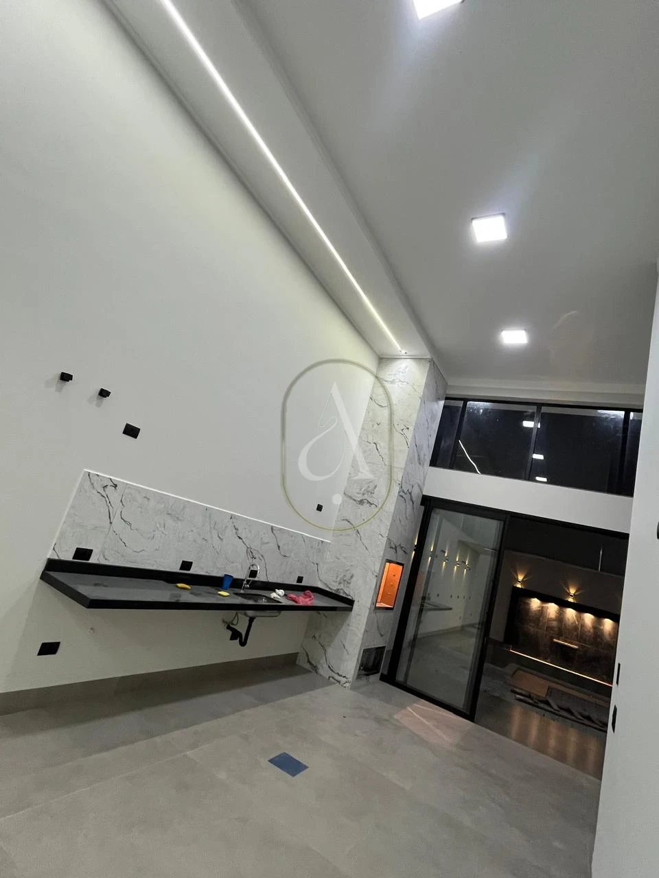Imagens do imóveis Casa À Venda com Piscina e 3 suítes no Jardim Iguaçu!