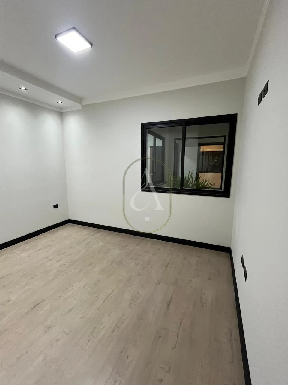 Imagens do imóveis Casa À Venda com Piscina e 3 suítes no Jardim Iguaçu!