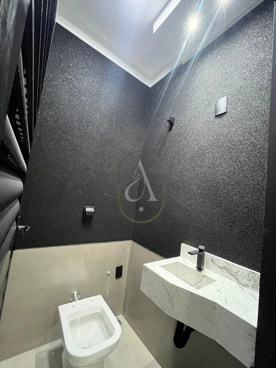 Imagens do imóveis Casa À Venda com Piscina e 3 suítes no Jardim Iguaçu!