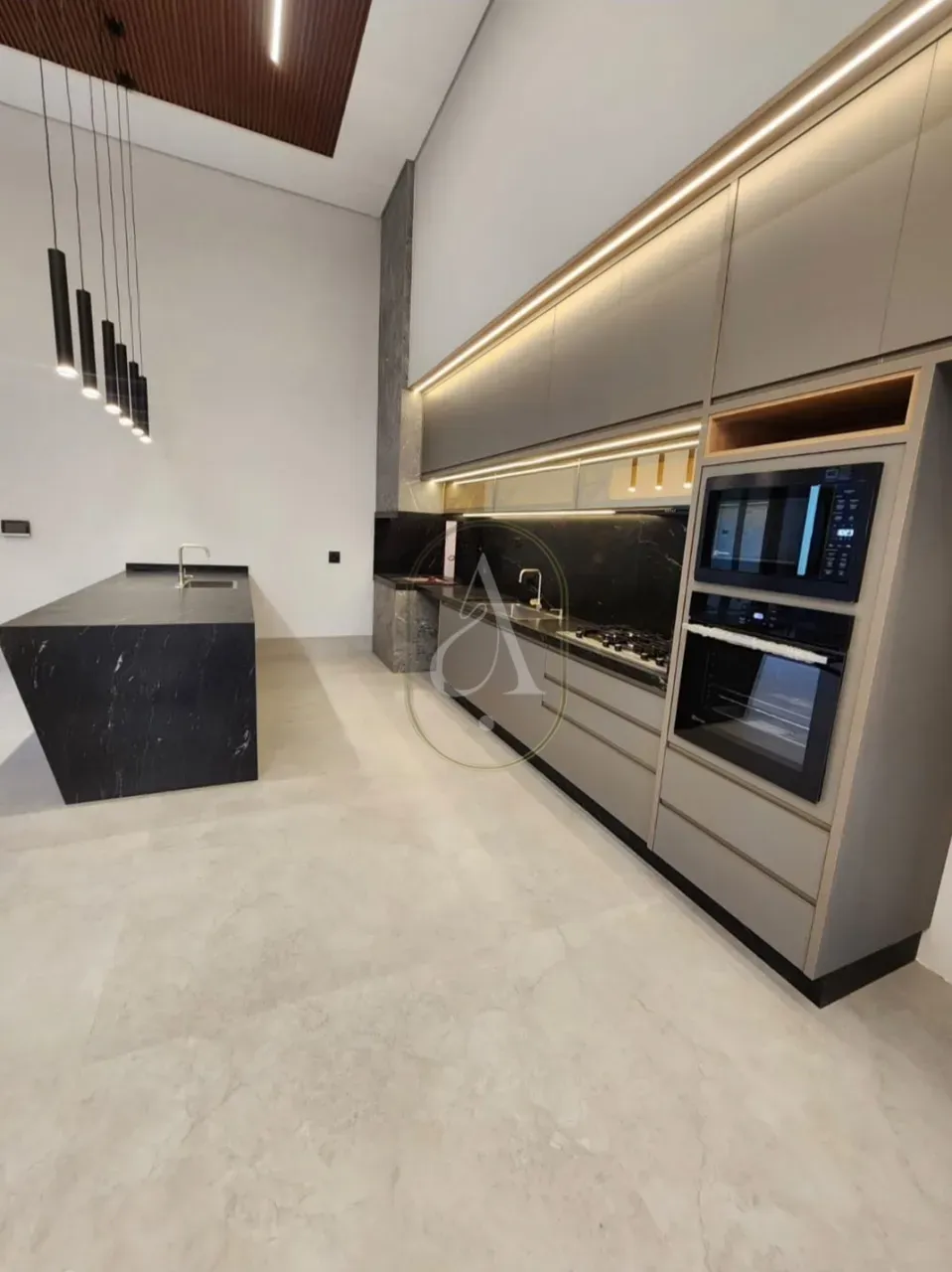 Imagens do imóveis Casa à Venda Semimobiliada de Alto Padrão  com 3 suítes, Piscina e Espaço Gourmet no Jardim Fregadolli!