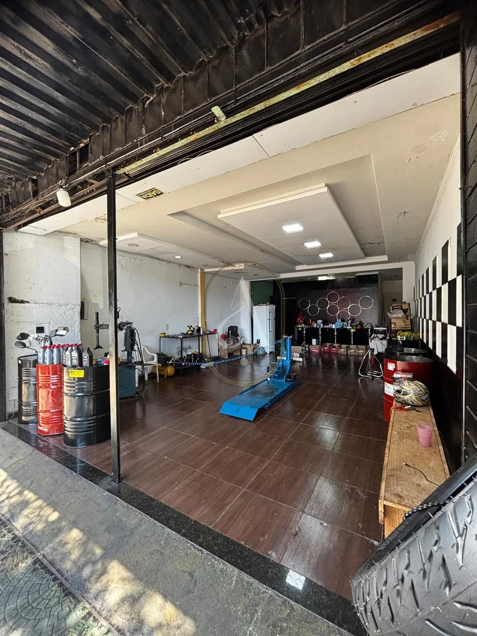 Imagens do imóveis Barracão comercial a venda inserido em eixo urbano estratégico em Maringá!