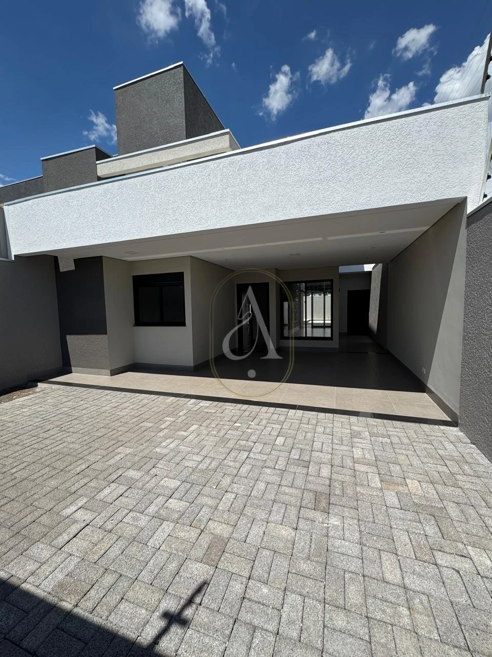 Imagens do imóveis Casa à venda com Piscina, 3 Quartos e suíte no Jardim Mediterrâneo!