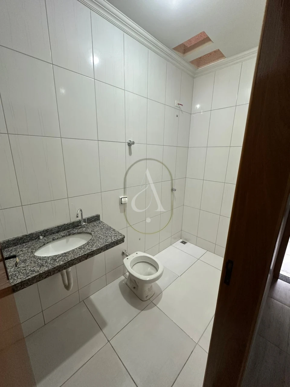 Imagens do imóveis Casa à Venda com 3 quartos e suíte no Jardim Licce em Maringá!