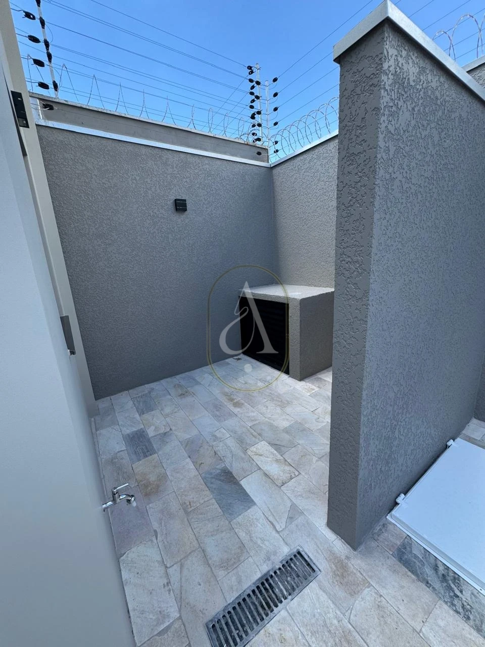 Imagens do imóveis Casa à venda com Piscina, 3 Quartos e suíte no Jardim Mediterrâneo!