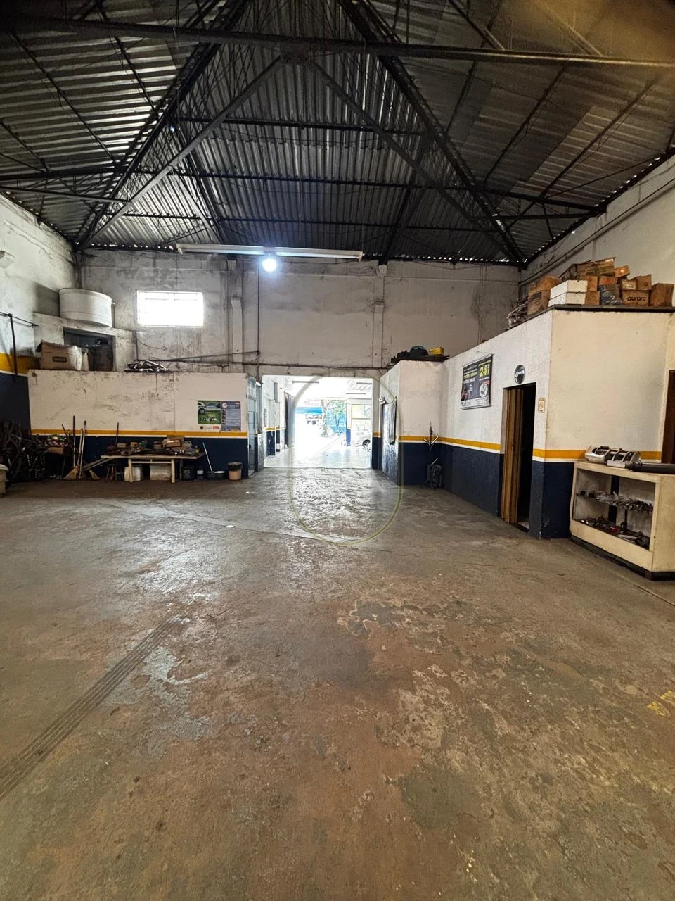 Imagens do imóveis Barracão comercial a venda inserido em eixo urbano estratégico em Maringá!